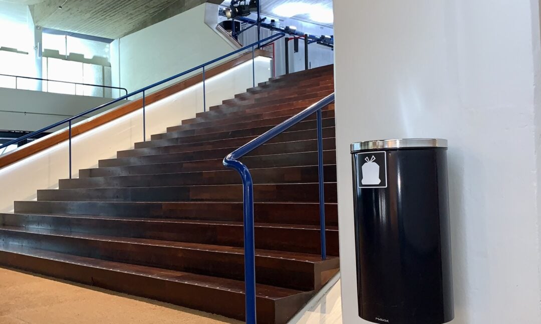 Makk Cesto Abfallbehaelter Theater Basel 9