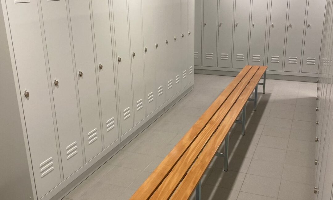 Ems La Venoge Penthalaz Garderobe 02 1