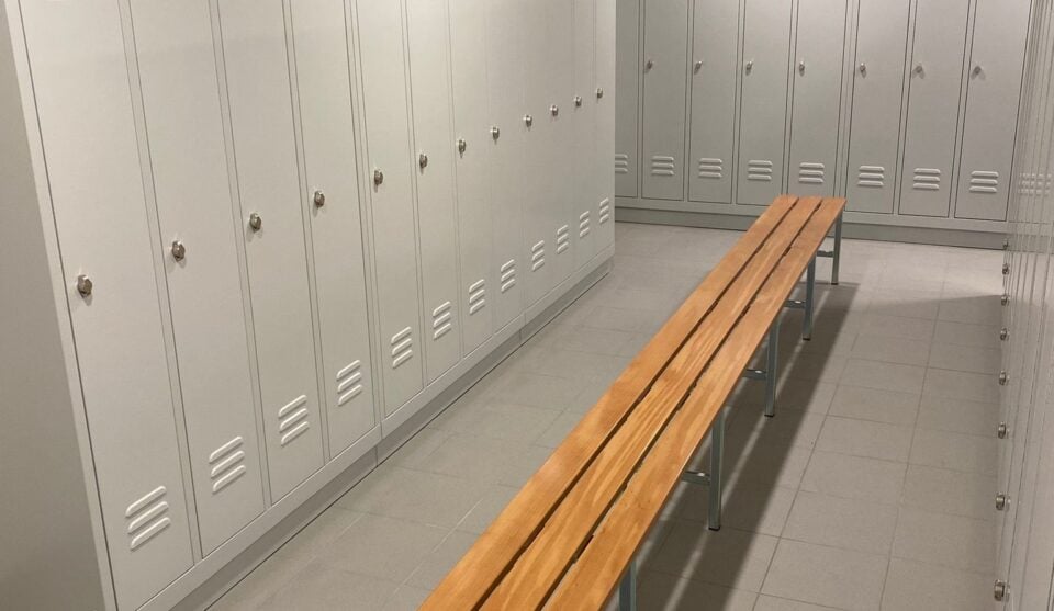 Ems La Venoge Penthalaz Garderobe 02 1