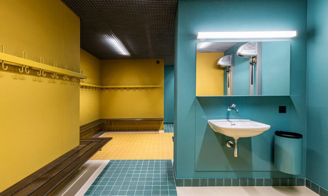 Garderobe Sporthalle Langnau Be 02