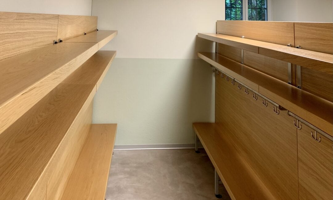 Freiestrasse Garderobe Schule Schulgarderobe 9556