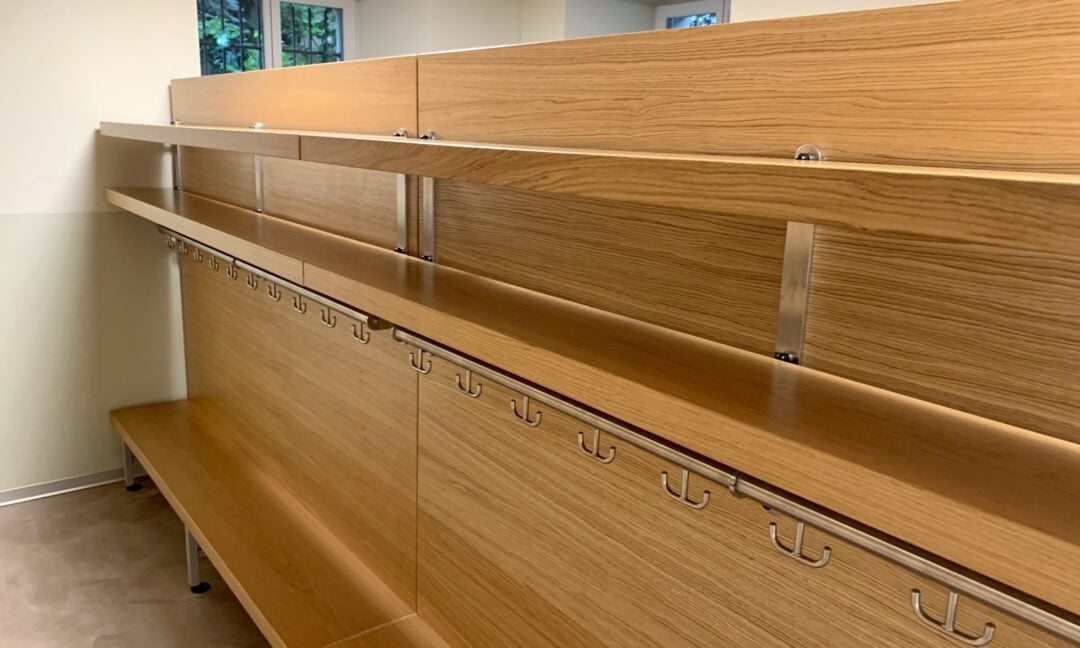 Freiestrasse Garderobe Schule Schulgarderobe 9544