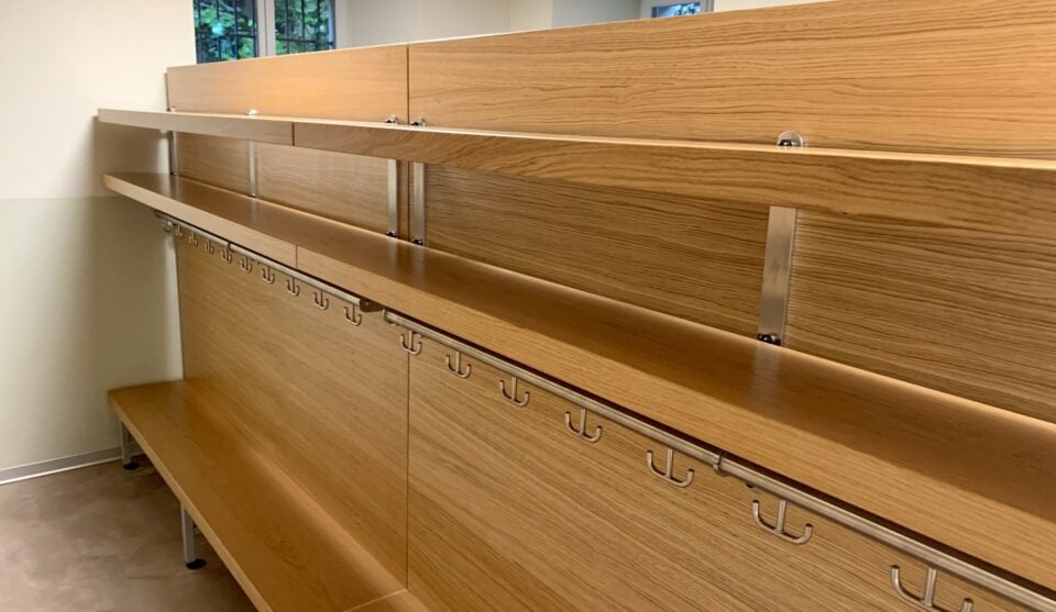 Freiestrasse Garderobe Schule Schulgarderobe 9544